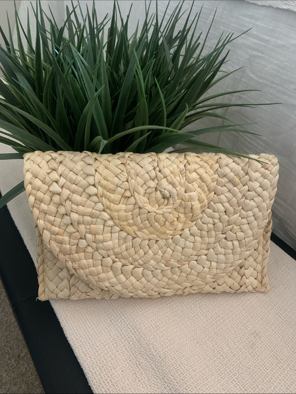 Woven Straw Clutch Bag in Natural Cream